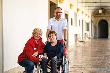 Wunschmobil Patientin im Rollstuhl